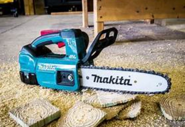 Reaching New Branches: A Deep Dive into Cordless Makita Top Handle Chainsaws 1 Makita Top Handle Chainsaw